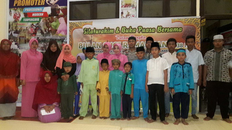 Polsek Ini Buka Bersama dan Santuni Anak Yatim se Desa Pantai Raja